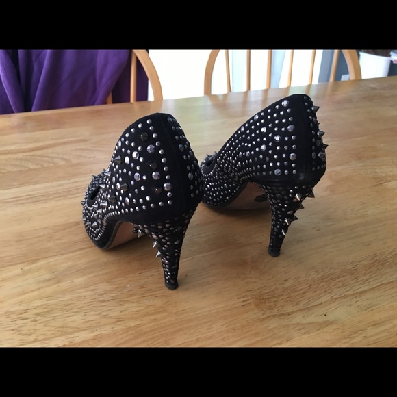 Soze 7 Rock Republic Studded Heels - Picture 4 of 5